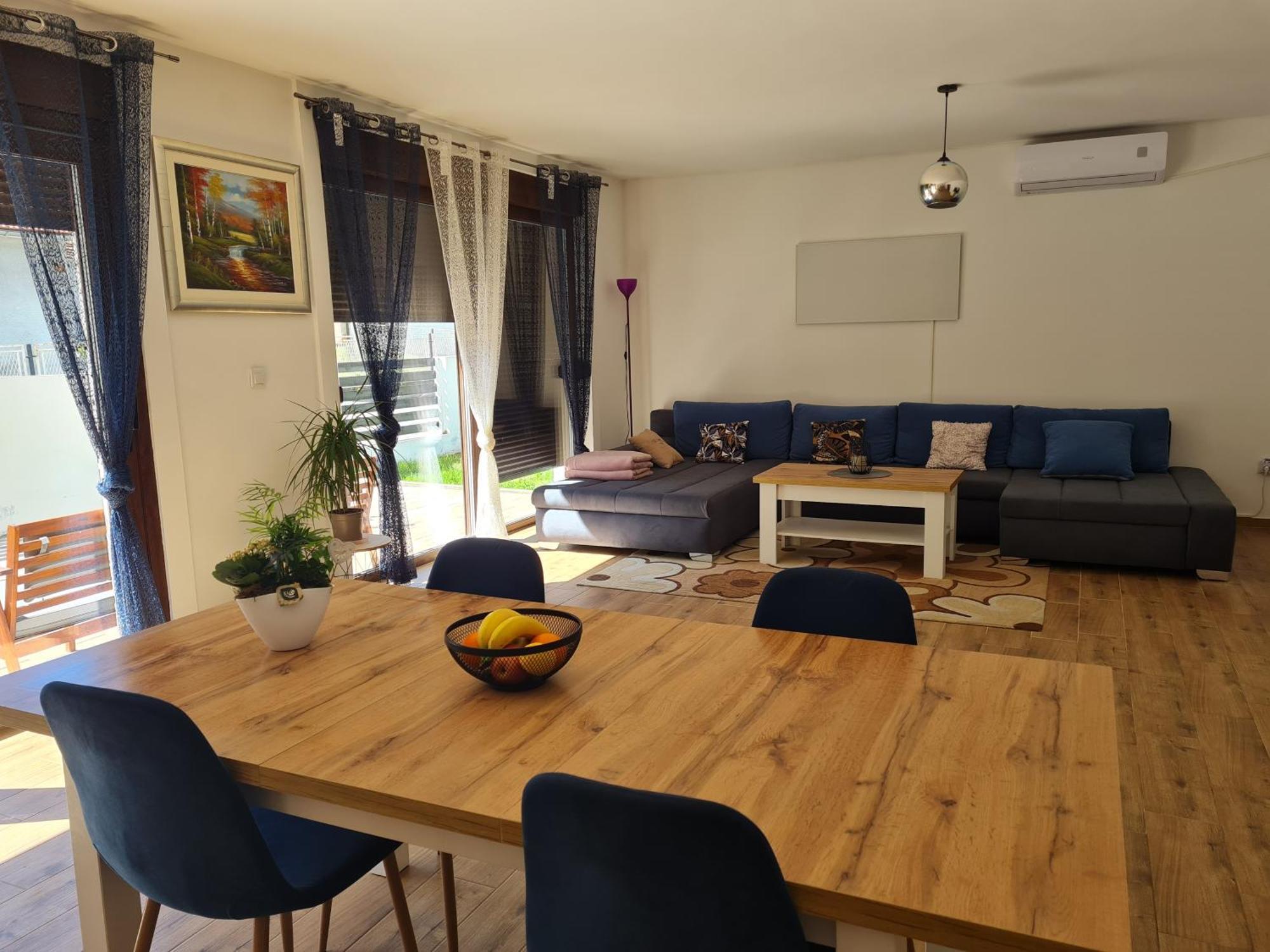 Old Town Road Apartment Karlovac Bagian luar foto